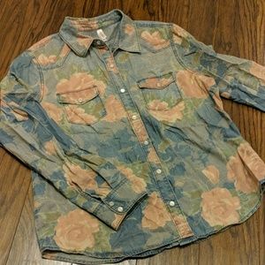 Denim floral print easy snap button up.